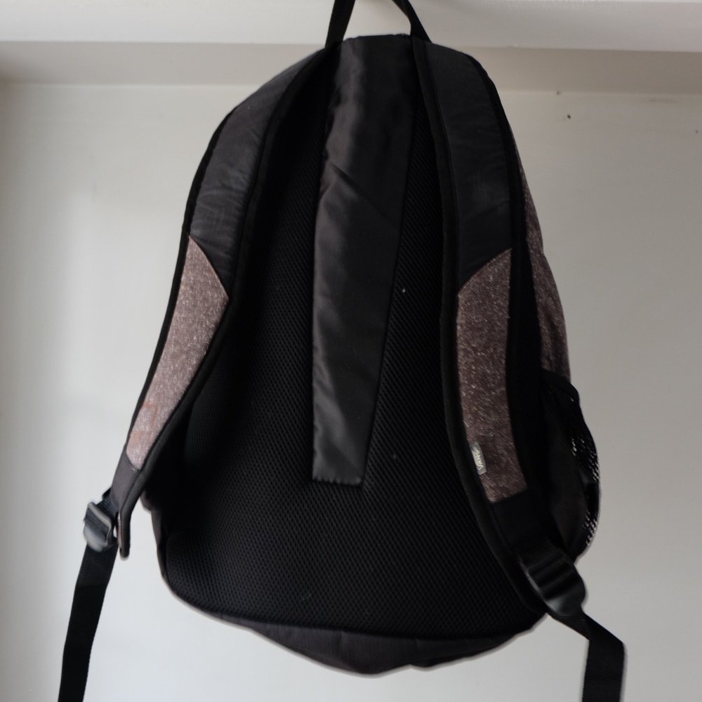VANS Off The Wall Backpack with Skateboard Sleeve - Picture 2 of 10